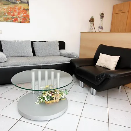 Apartment Linder